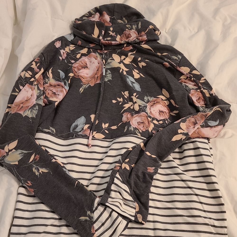 Vanilla Bay cowlneck boutique top Large